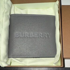 NEW Burberry Pebble Gray Leather Wallet